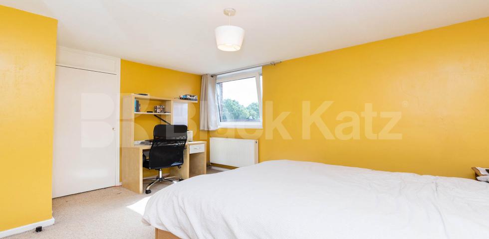 Recently decorated spacious 3 bed with a modern kitchen and bathroom Sanders Way, Archway / Crouch End